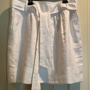 Cute 100% linen skirt with lining and rear split!